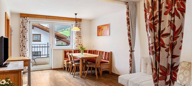 Apartamento vacacional "Alpenflora 1" con vistas a la montaña, balcón y Wi-Fi