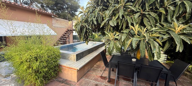 Holiday Home 'California Relax Near Sitges' with Private Pool, Wi-Fi & Air Conditioning
