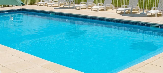 Homerez - Casa con piscina en St-Vincent-la-Châtre