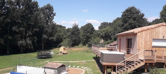 Homerez - Casa encantadora con piscina en Chalandray