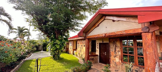 House with nice garden