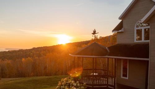 Idyllic Nature Retreat - Hot tub and Scenic Views