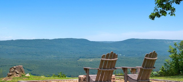 Just Bluffin’ at Mentone-Hot tub for two w/brow views!