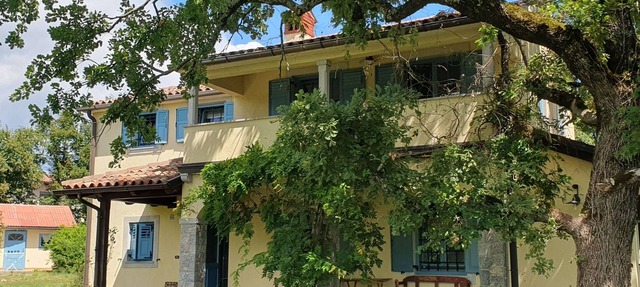 Karsolina – Private Karst Retreat near Štanjel, House & Cabin