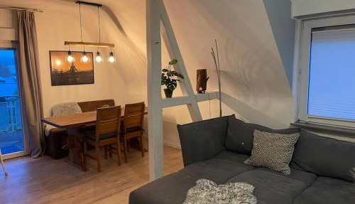 Konfortable Wohnung mit Balkon und Gartenblick