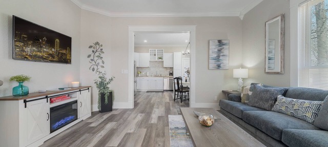 "KOZY KOTTAGE" Near Downtown! 2025 Remodel, Sleeps 8 Comfortably, Games & More!