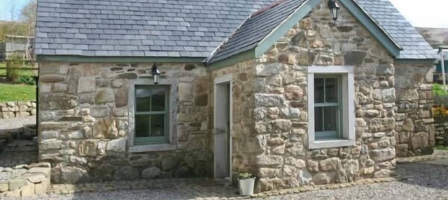 KYLEBEG COTTAGE, family friendly in Lackan, County Wicklow