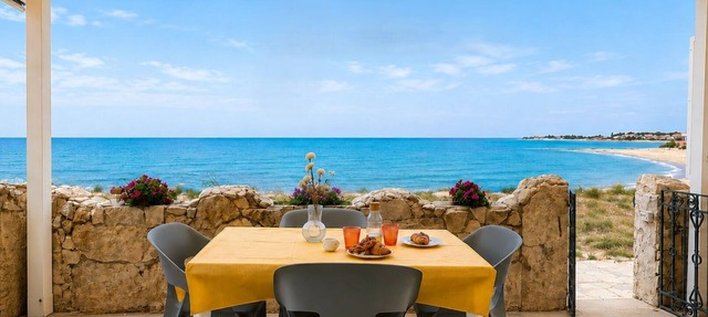 La Casa in Riva al Mare by Geco Vacation Rentals