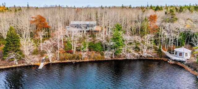 Lac a pic Lake retreat
