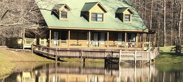 Lakefront Lodge with Loft Bedroom, Sleeper Sofa, One Bath