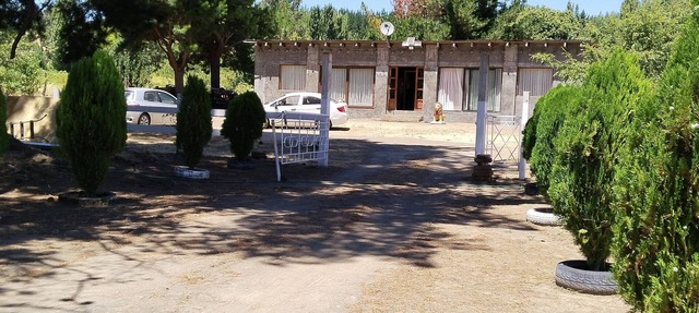 Large house with "private" swimming pool Quincho and river.