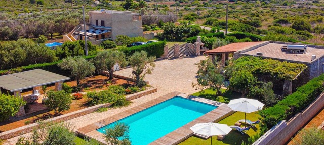 ÚLTIMO MINUTO 24 AL 31 / 8- Trullo Elios -Maldives de Salento con piscina y jacuzzi