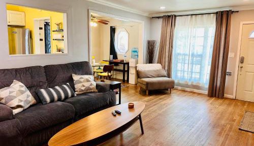 Los Angeles Home Located in Beautiful Pasadena