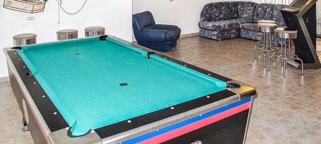 Bonito apartamento en villa para 6 personas con piscina, TV y terraza