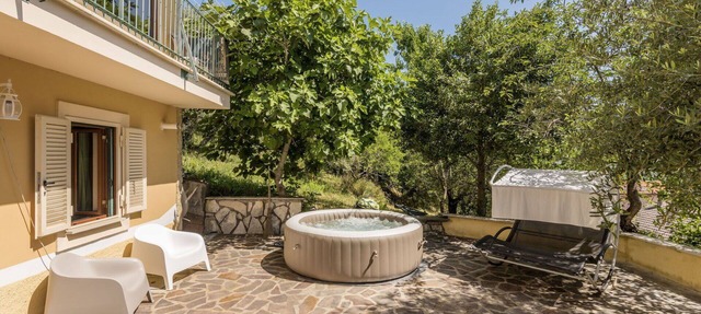 Apartamento con piscina privada, WIFI, jacuzzi, TV, terraza, mascotas permitida, vista panorámica