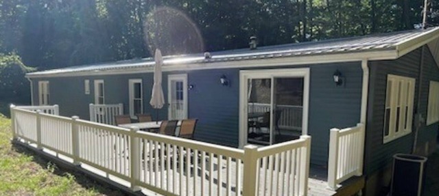 Lovely private 3 bedroom house nestled in the Hiram countryside.