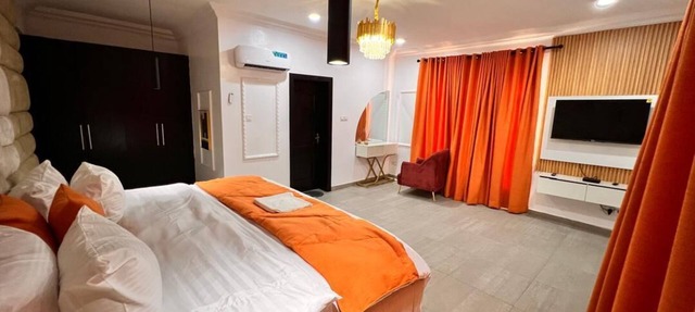 LUXURY 3BED ACE APARTMENT