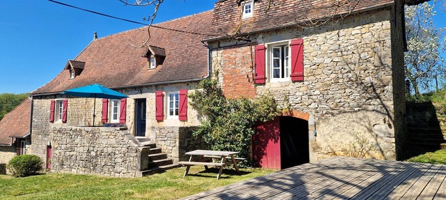 Mayrinha is located in a beautiful valley in the Lot