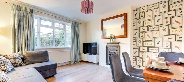 Modern flat near Pitshanger Park