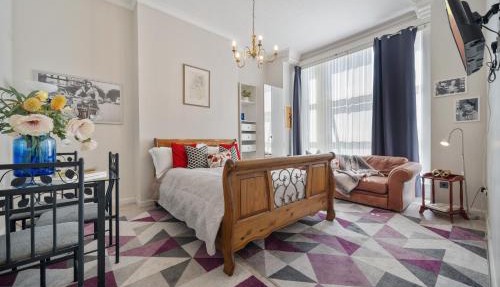 Modern Studio Apartment