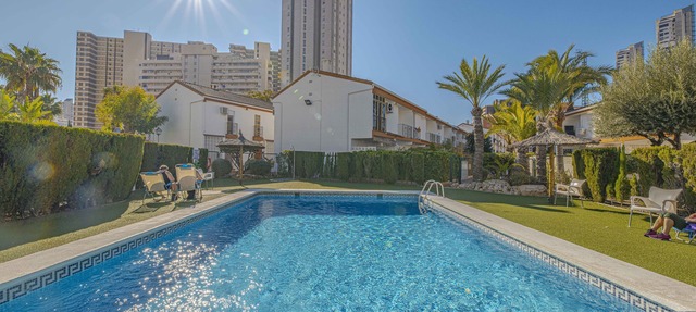 Casa de pueblo moderna en la playa de Levante (WiFi, TV, aire acondicionado, piscinas)
