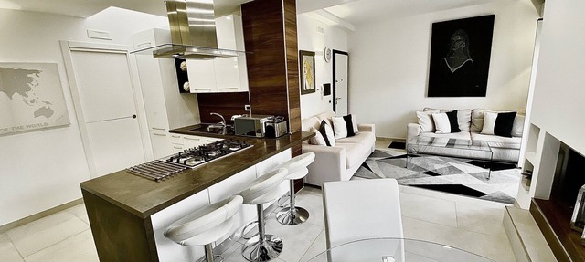 APARTAMENTO EN PRIMERA PLANTA CON BALCONES