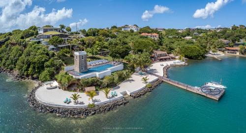 Mount Hartman Bay Estate Private Resort