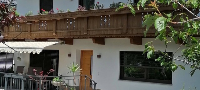 Apartamento nuevo con una hermosa vista de las montañas, autobús / autobús de esquí directamente en frente de la casa