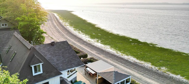 Peaceful Chalet on the St. Lawrence – Spa, Views & Serenity