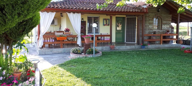 CASA PLATANOS GRECIA