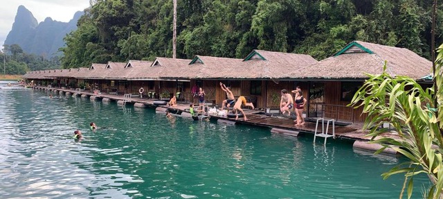 PraiwanRaftHouse แพไพรวัลย์
