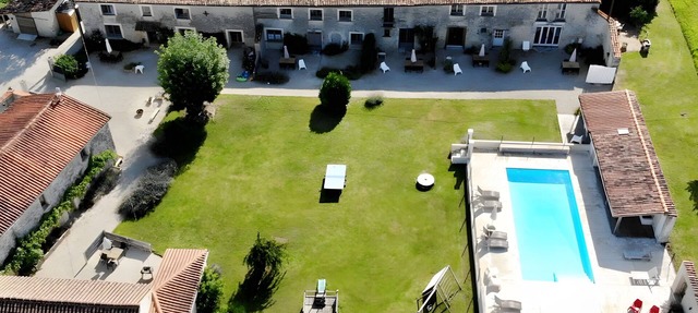 Pressoir Gite - 3 beedroom Gite with Private terrace and shared pool