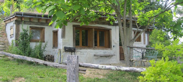 Quiet tree house in the bugey region