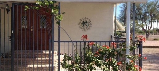Quite Charming Updated 2 bedroom/1 bath home in Apache Junction, AZ