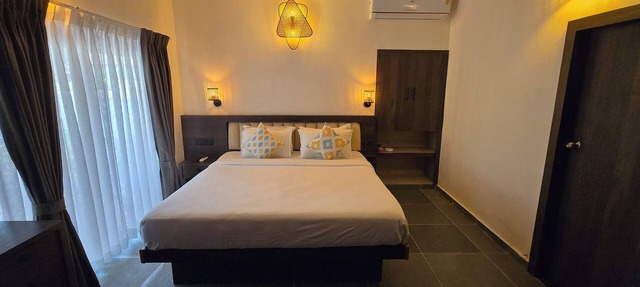Resort style boutique homestay with WiFi, AC, Swimming Pool in Marari, Alappuzha