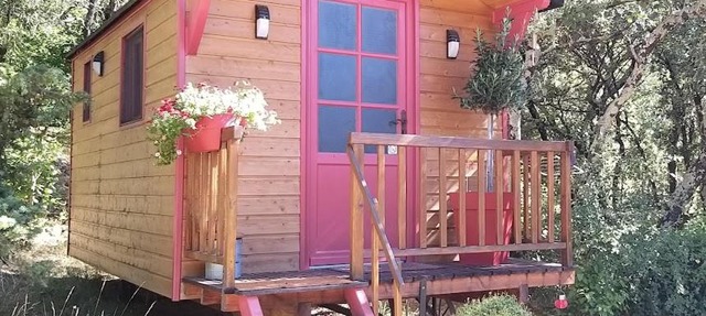 Roulotte romantique avec piscine en Cévennes