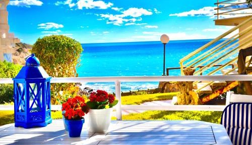 SeaFront DeLuxe, vistas al mar, acceso directo a playa y piscina