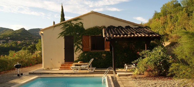 Villa aislada con huerto privado y piscina