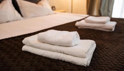 Seyra Home Studio - Modern Flat Pool Free Parking Self Check-in