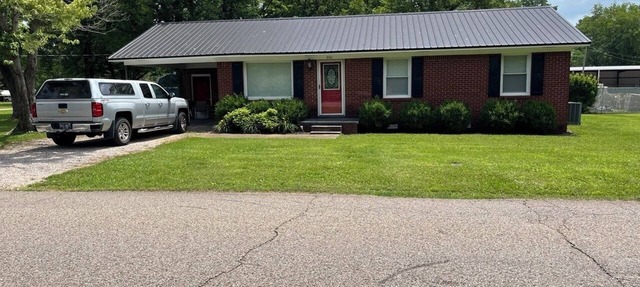 Single house 3 bed rooms bath kitchen sitting room