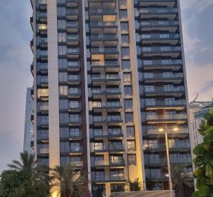 Skyline Luxe Sea view Apartemnt