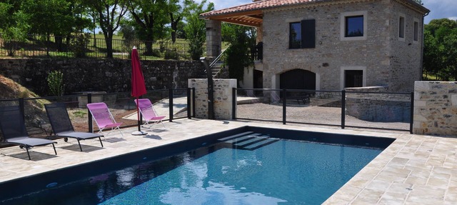 Sur Ardèche Cottage 4 * para 12 personas en parcela independiente de 20 000m²