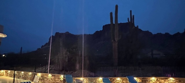Spacious 5 bed/5 bath house at Superstition Mountains. Hiking. Pool. Spa. Views!