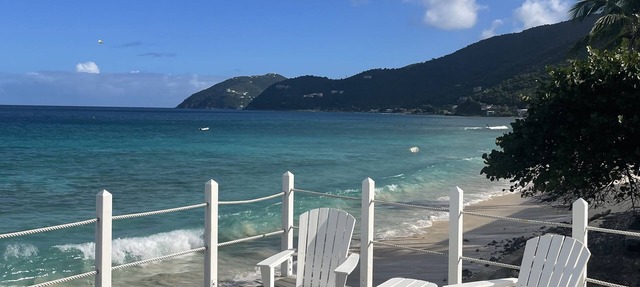 Spectacularly situated beachfront Apple Tide @ The Tides at Little Apple Bay