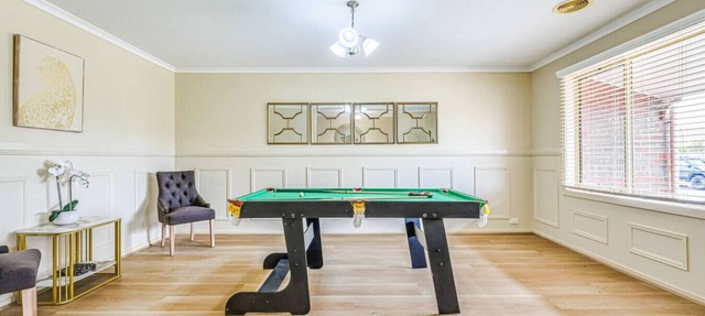 StayAU Comfortable House w/Pool Table & Backyard