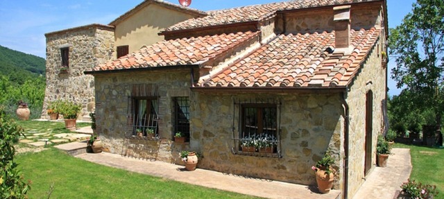 Elegante apartamento en Cetona con piscina