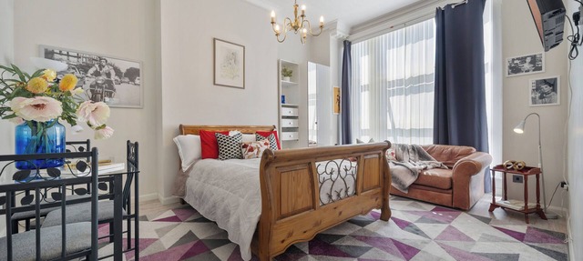 STYLISH STUDIO FLAT IN EALING, WEST LONDON