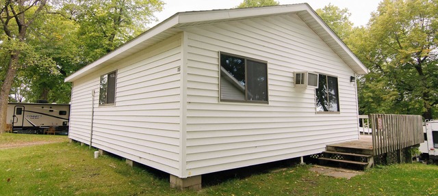 Sunset Bay, a 3BR lakefront cabin situated on the Horseshoe Chain of Lakes