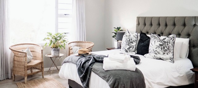 The Beach Retreat - Modern comfort and luxury! Walk to the Beach!