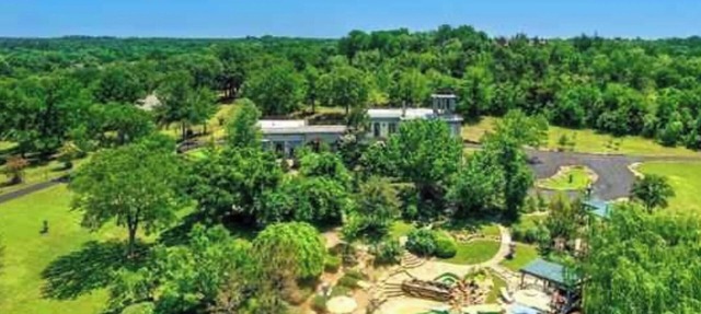 The Braun Manor~Historical Mansion~30 People